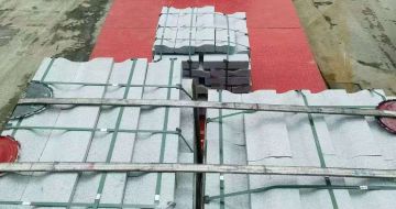 上饶 芝麻白仿形加直形路沿石出货日常