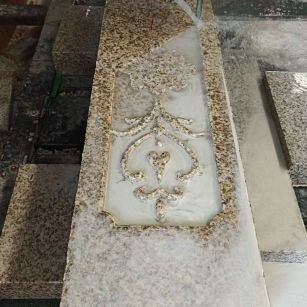 上饶 黄金麻花岗岩异形加工雕刻栏杆大柱