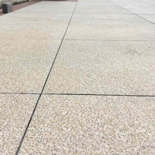 上饶 黄金麻花岗岩石板材荔枝面地面铺装效果
