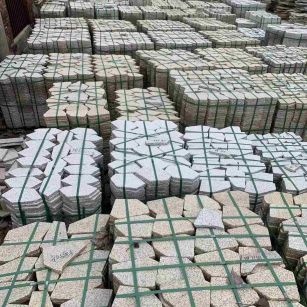 上饶 黄金麻白麻花岗岩荔枝面地铺石(冰裂纹)