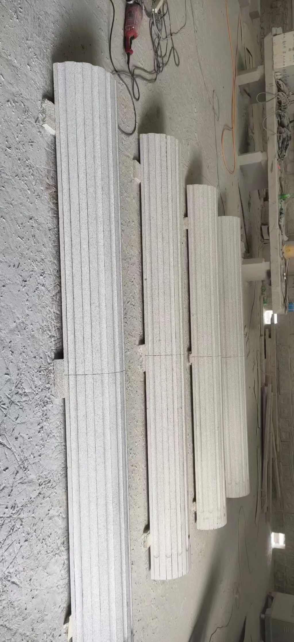 上饶 花岗岩厂家带你看白麻花岗岩门楼大柱柱皮