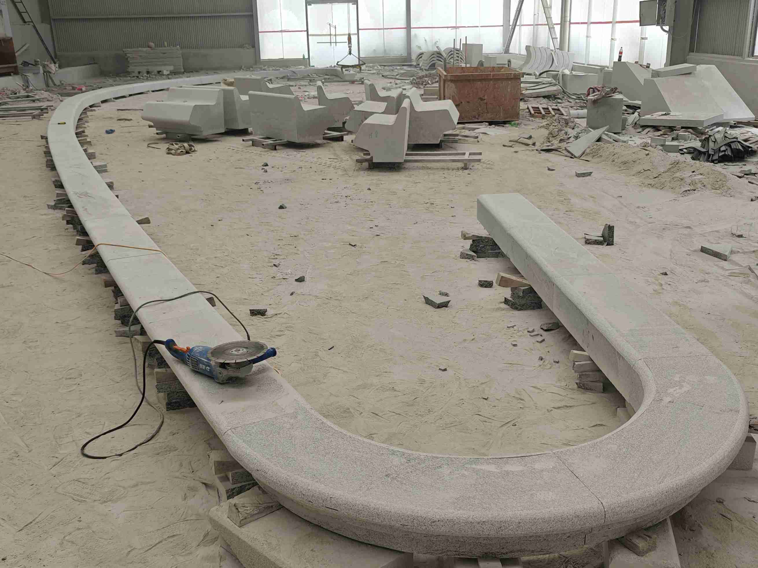 上饶 芝麻白花岗岩弧形花坛石，坐凳石