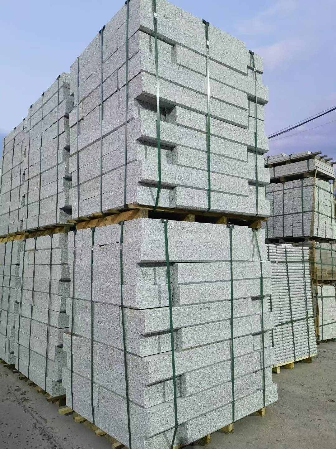 上饶 芝麻白花岗岩路沿石，路缘石，路肩石，道牙，立缘石，马路牙子，街沿石，侧石等