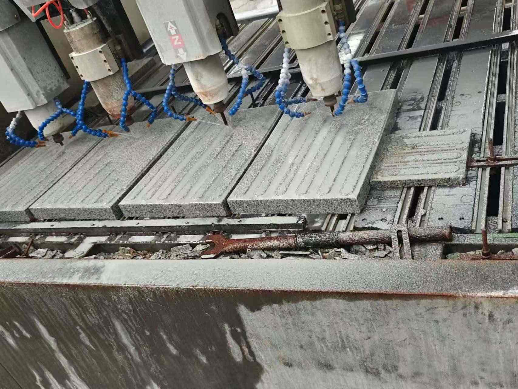 上饶 芝麻白花岗岩荔枝面盲道雕刻