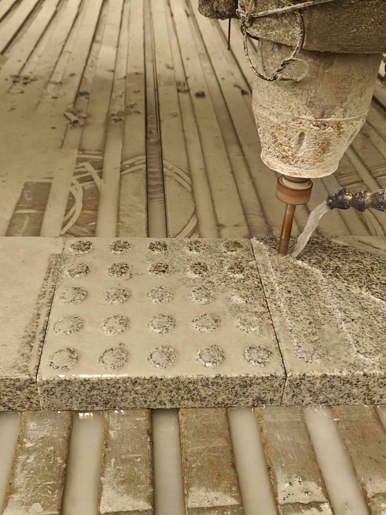 上饶 芝麻白花岗岩石材盲人石、盲道石、盲点石