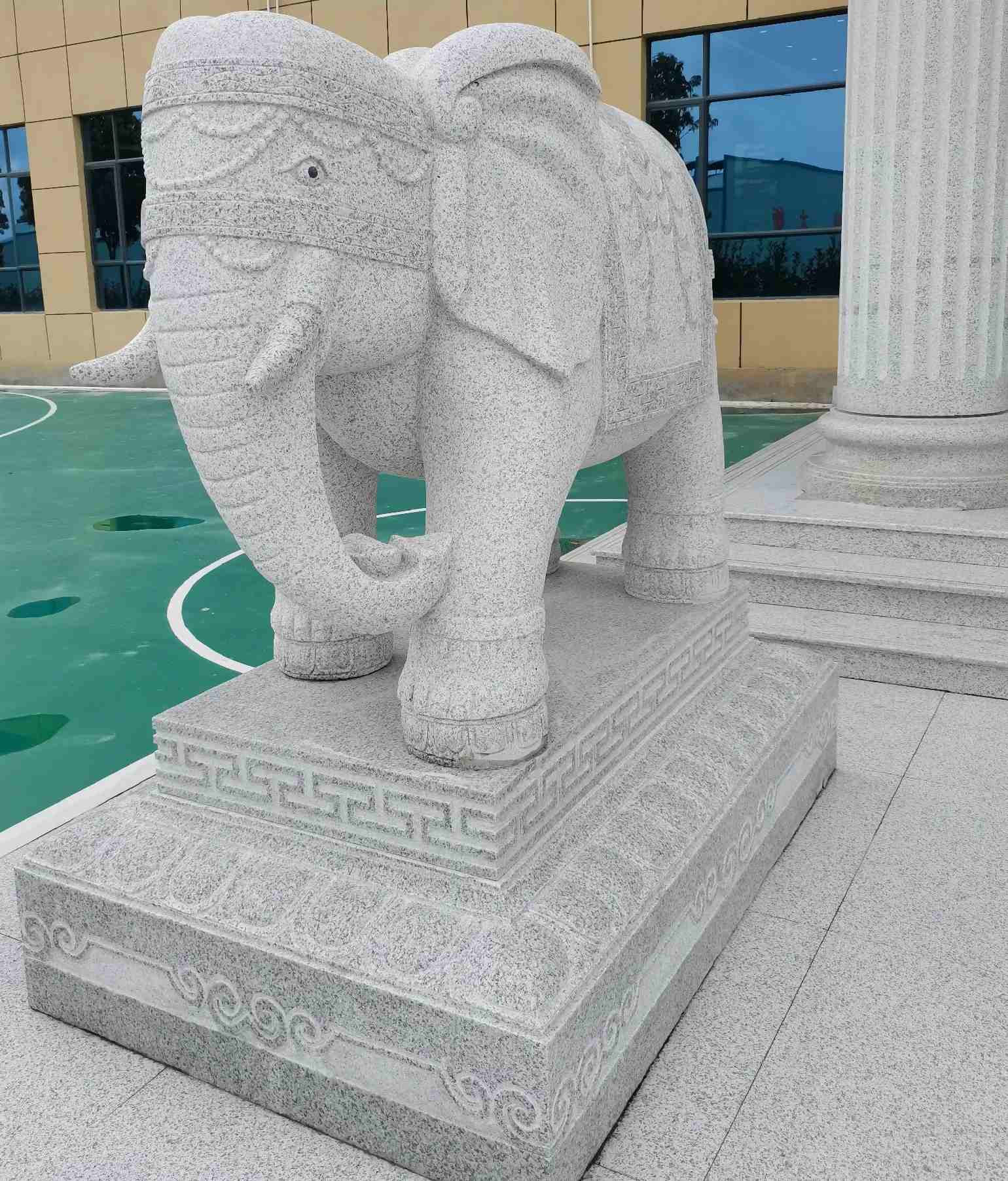 上饶 白麻花岗岩动物异形石雕-大象