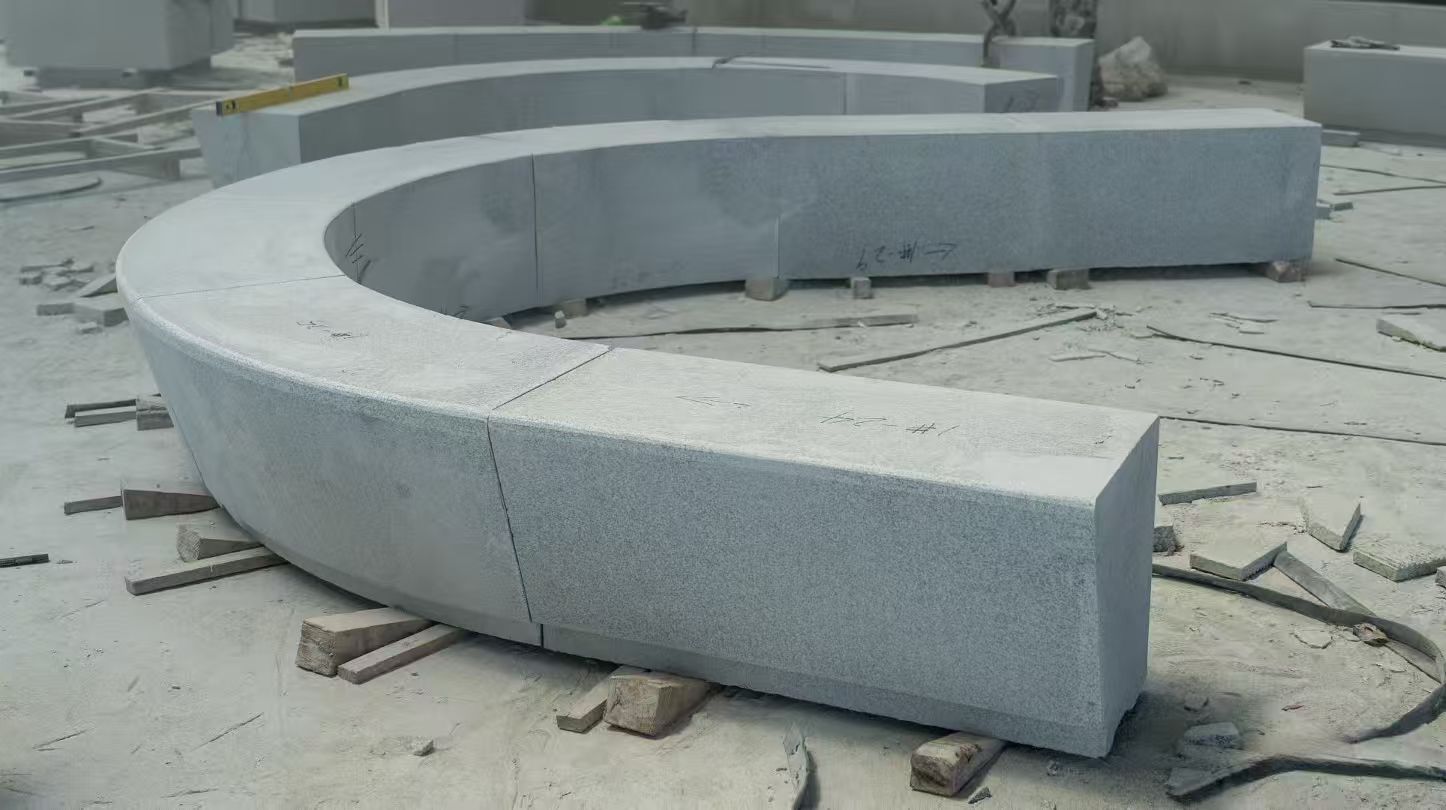 上饶 芝麻白花岗岩光面弧形坐凳