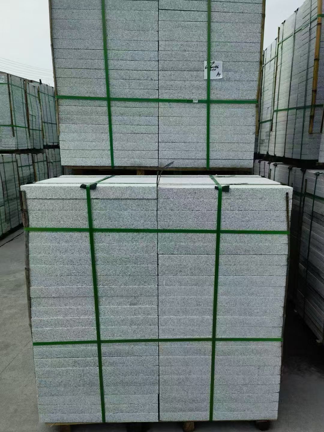 上饶 芝麻白火烧，园林广场市政工程地铺石，1.8~5.0厚均有现货