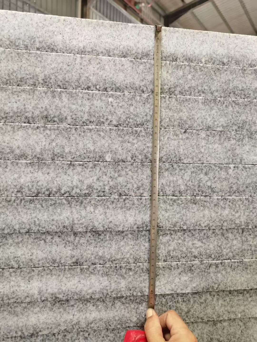 上饶 芝麻白火烧成品厚薄均匀，B料价格接近A料质量