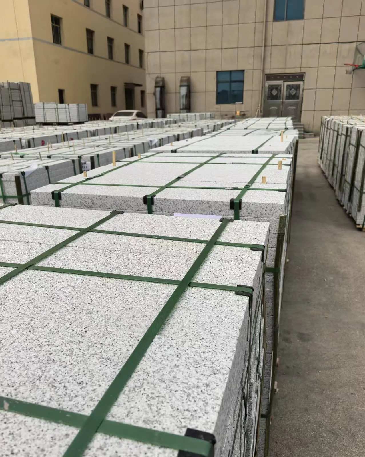 上饶 白麻花岗岩5.0公分荔枝面地铺石