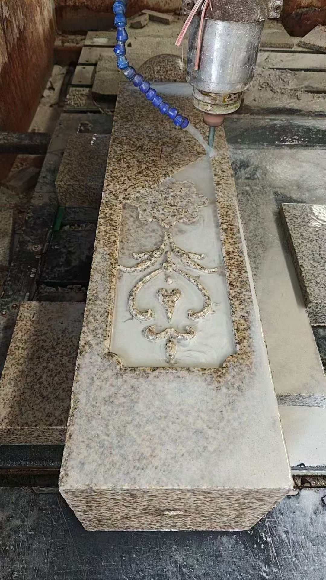 上饶 黄金麻花岗岩异形加工雕刻栏杆大柱