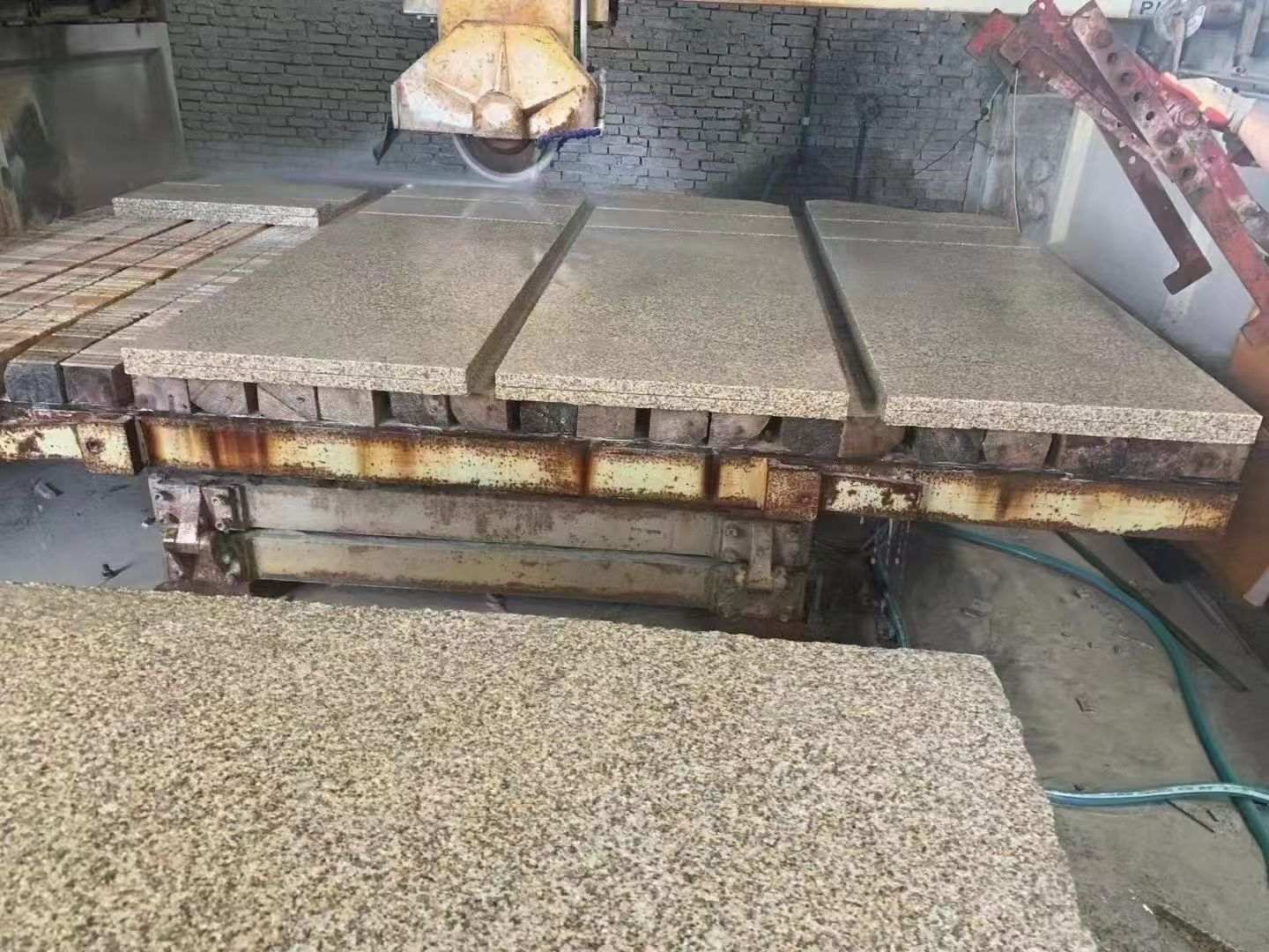 上饶 黄金麻荔枝面成品板加工