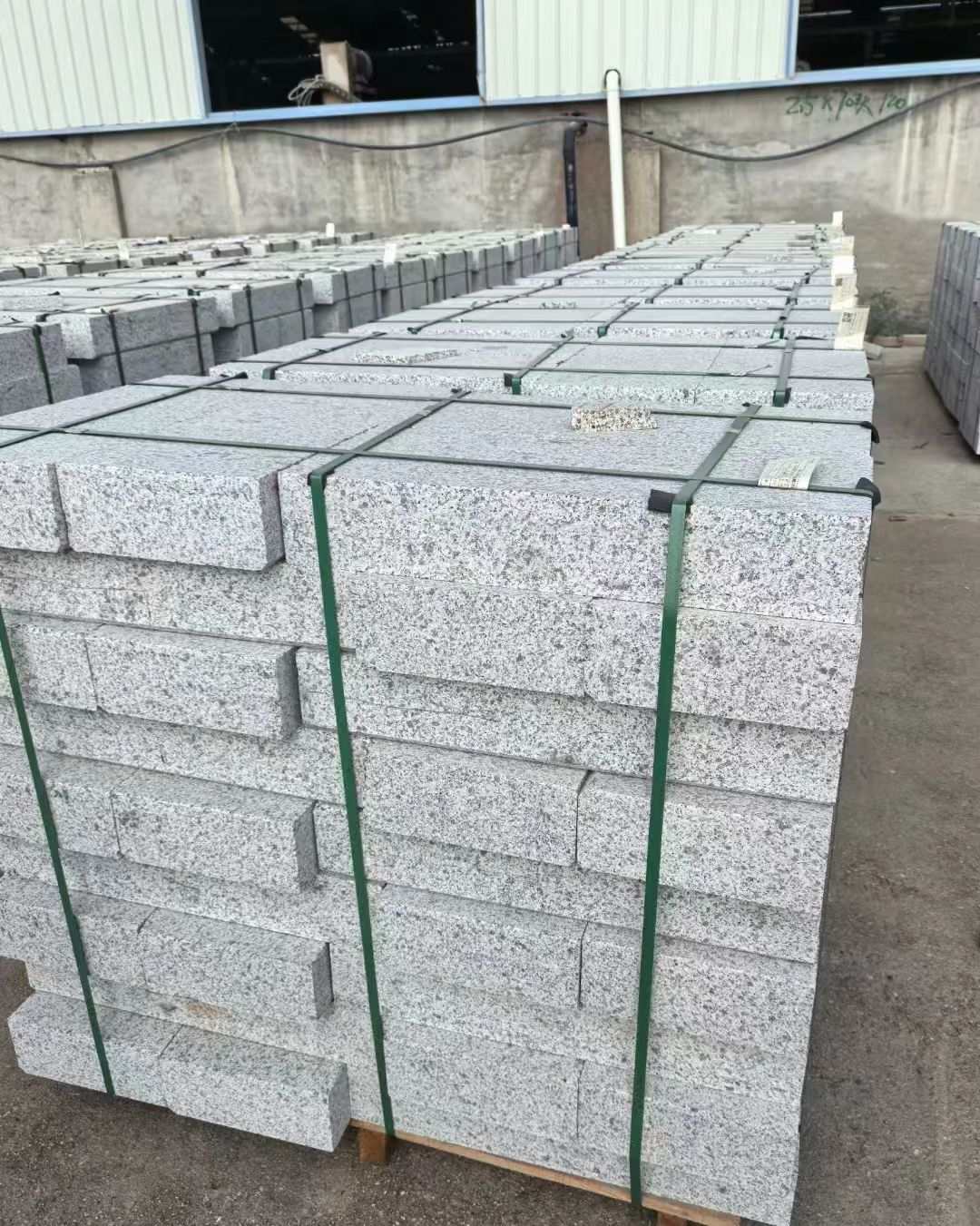 上饶 白麻花岗岩路沿石，弧形路沿石，道牙石，马路牙子，界石，路缘石，平沿石，直岩石，平缘石等