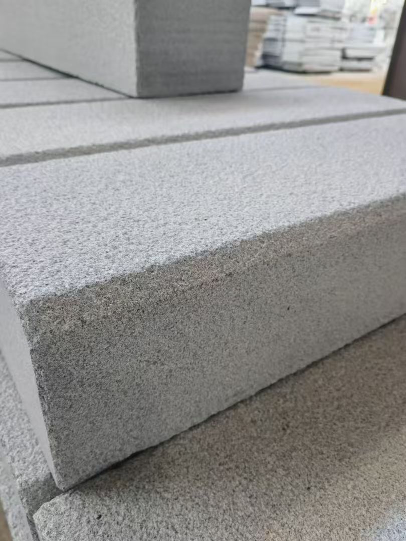 上饶 芝麻灰荔枝面路沿石